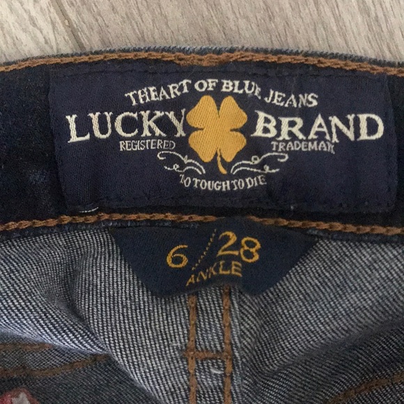 Blue jeans from lucky brand size 6/28 ankle - Picture 2 of 3